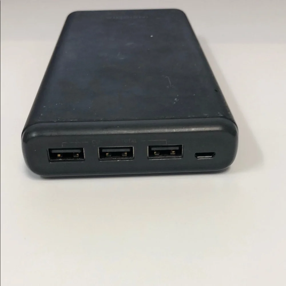 Insignia Black Portable Charger